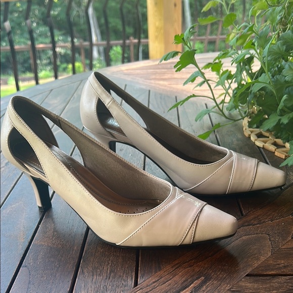 Life Stride Beige Heels with Elegant Design

JT - Picture 1 of 11